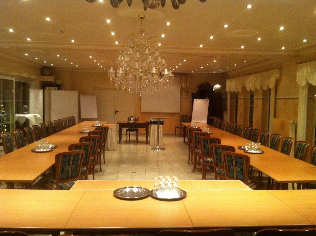 Studentenmuehle Hotel - Restaurant Nomborn Esterno foto