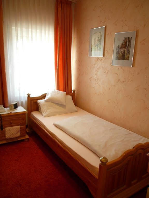 Studentenmuehle Hotel - Restaurant Nomborn Esterno foto