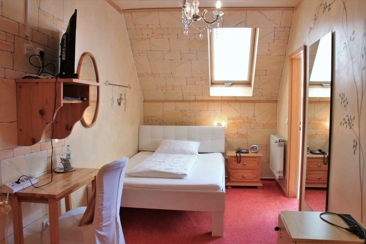 Studentenmuehle Hotel - Restaurant Nomborn Esterno foto